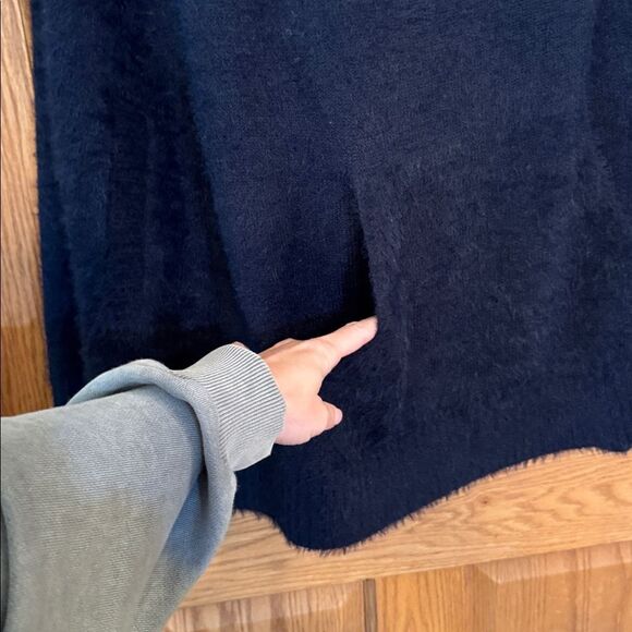 MERSEA Chalet Poncho - Picture 3 of 5